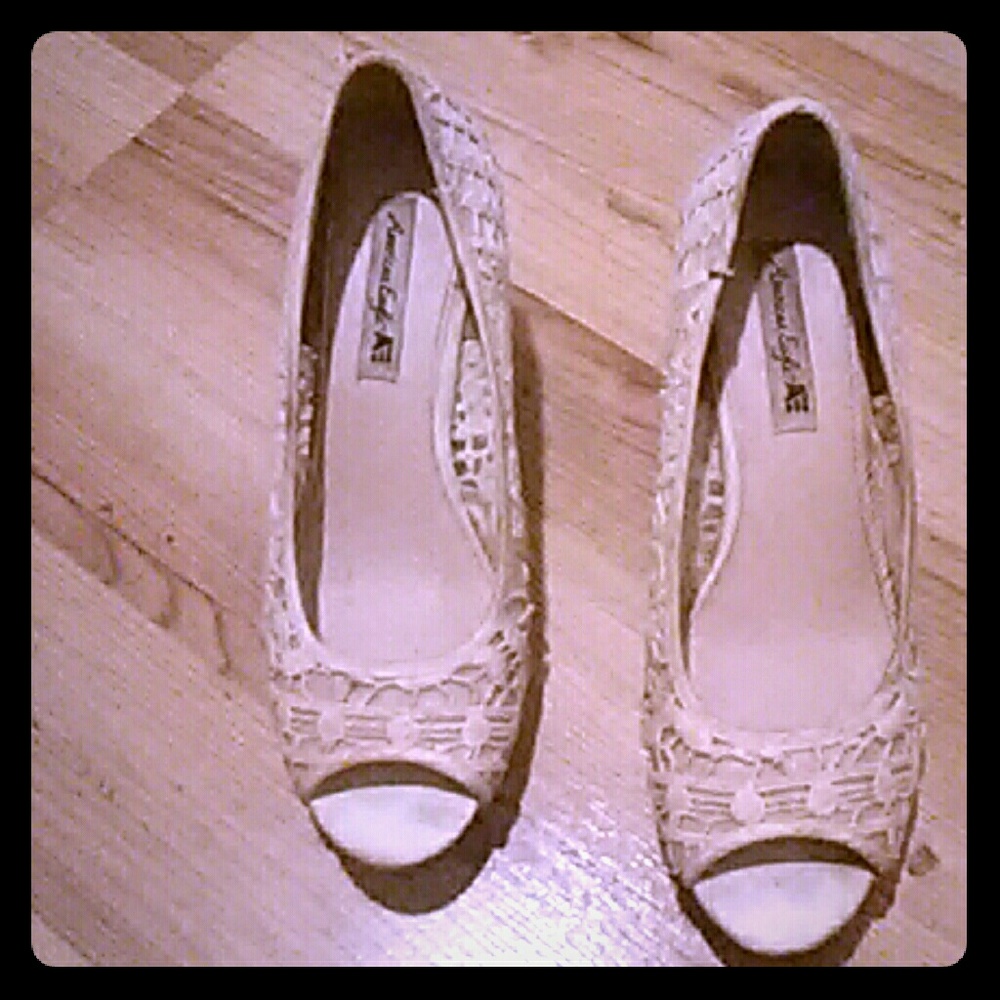 American Eagle by Payless open toe wedge